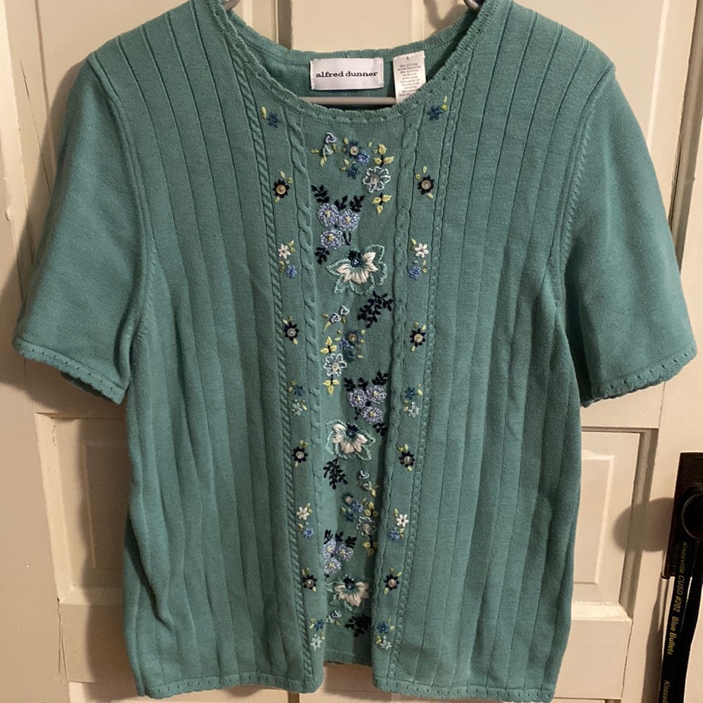 Alfred Dunner embroidered top.